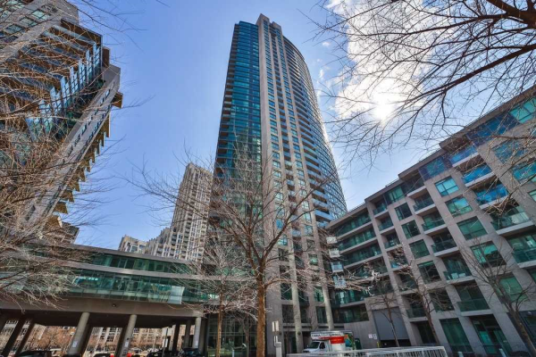 215 Fort York Blvd, Toronto