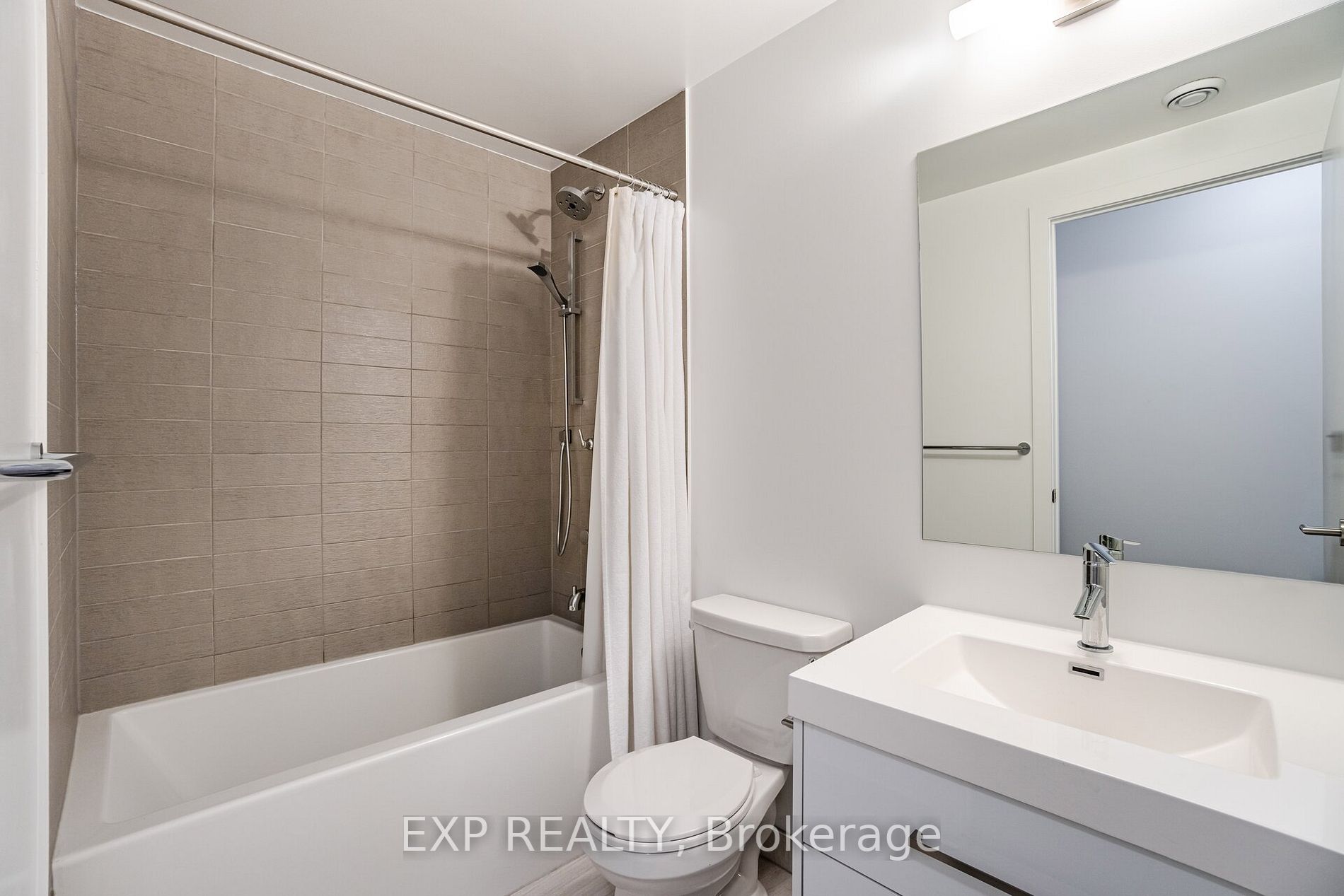 403 Church St, #3305