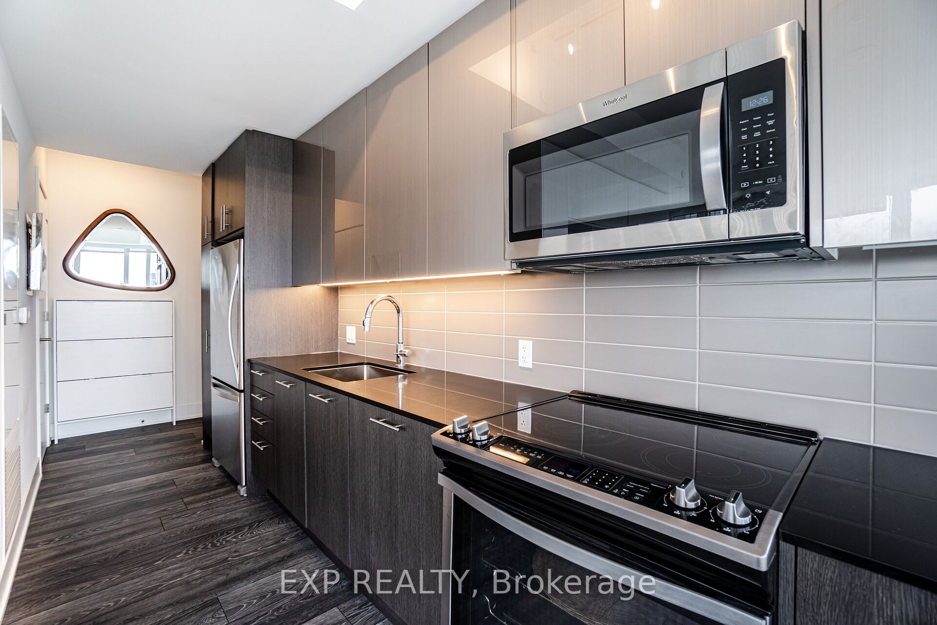 403 Church St, #3305