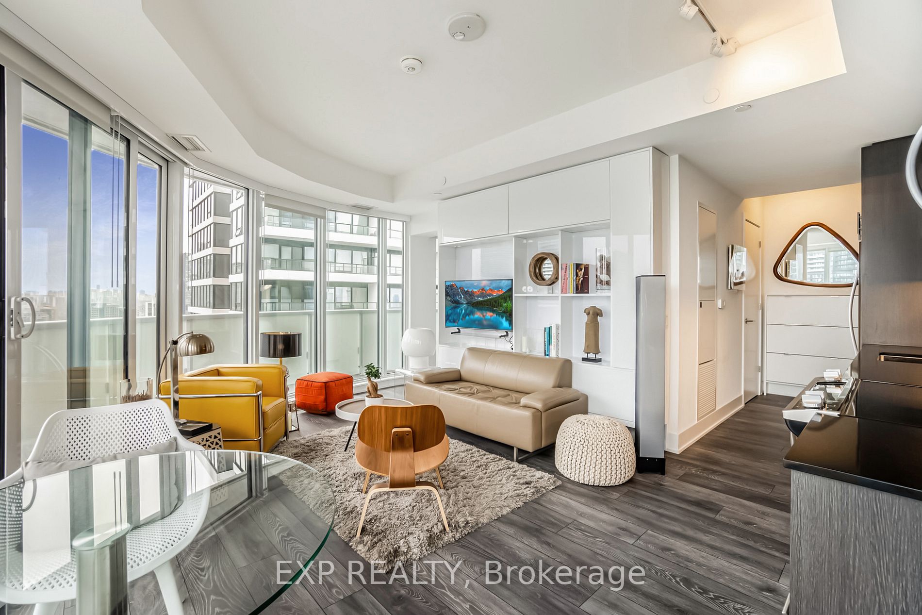 403 Church St, #3305