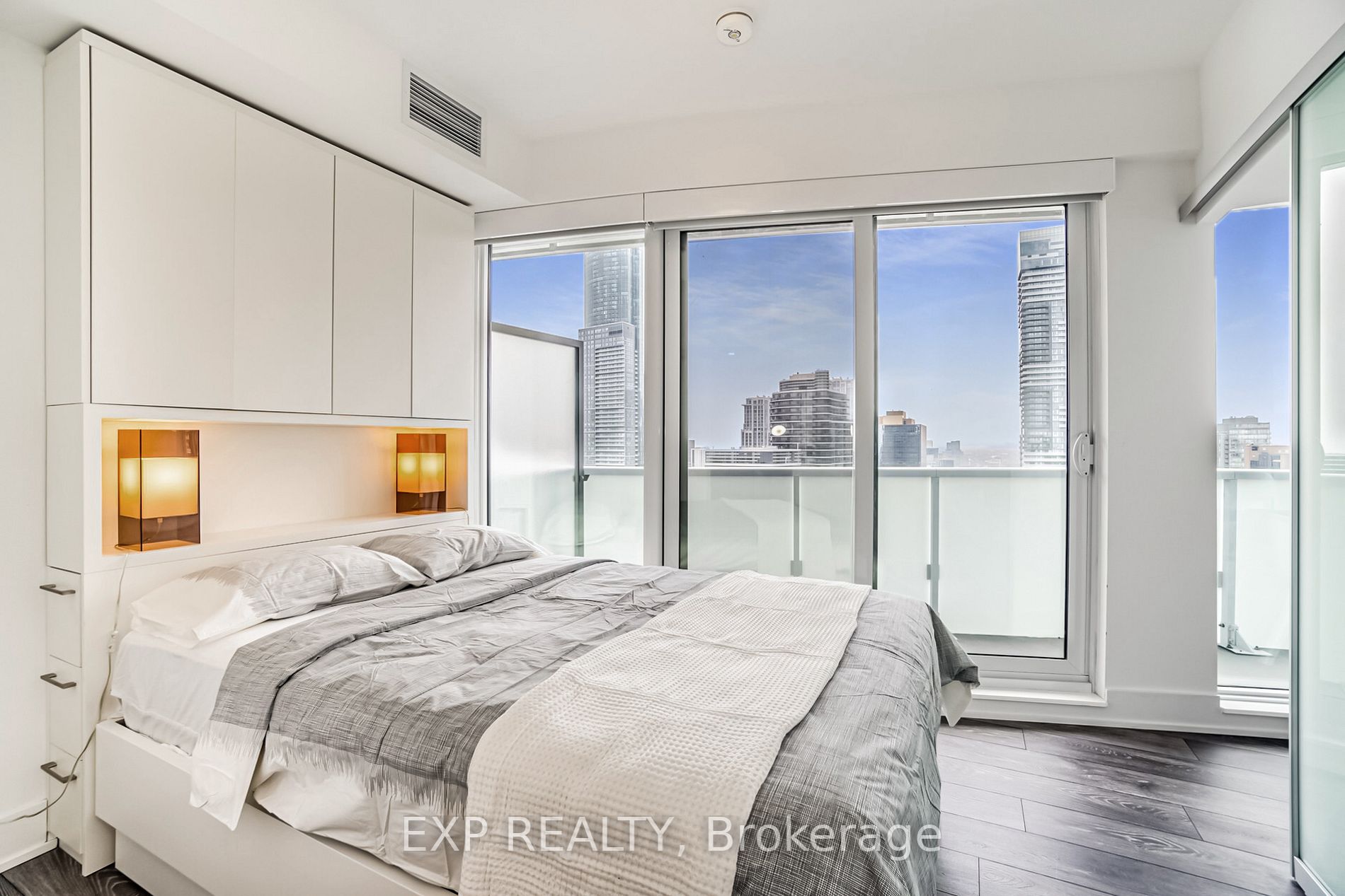 403 Church St, #3305