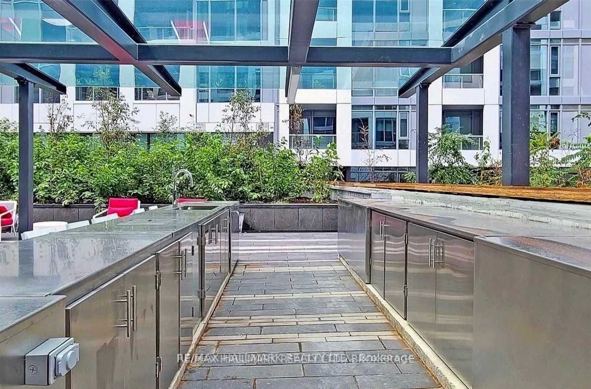 27 Bathurst St, #1001