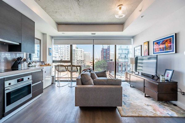 629 King St W, Toronto