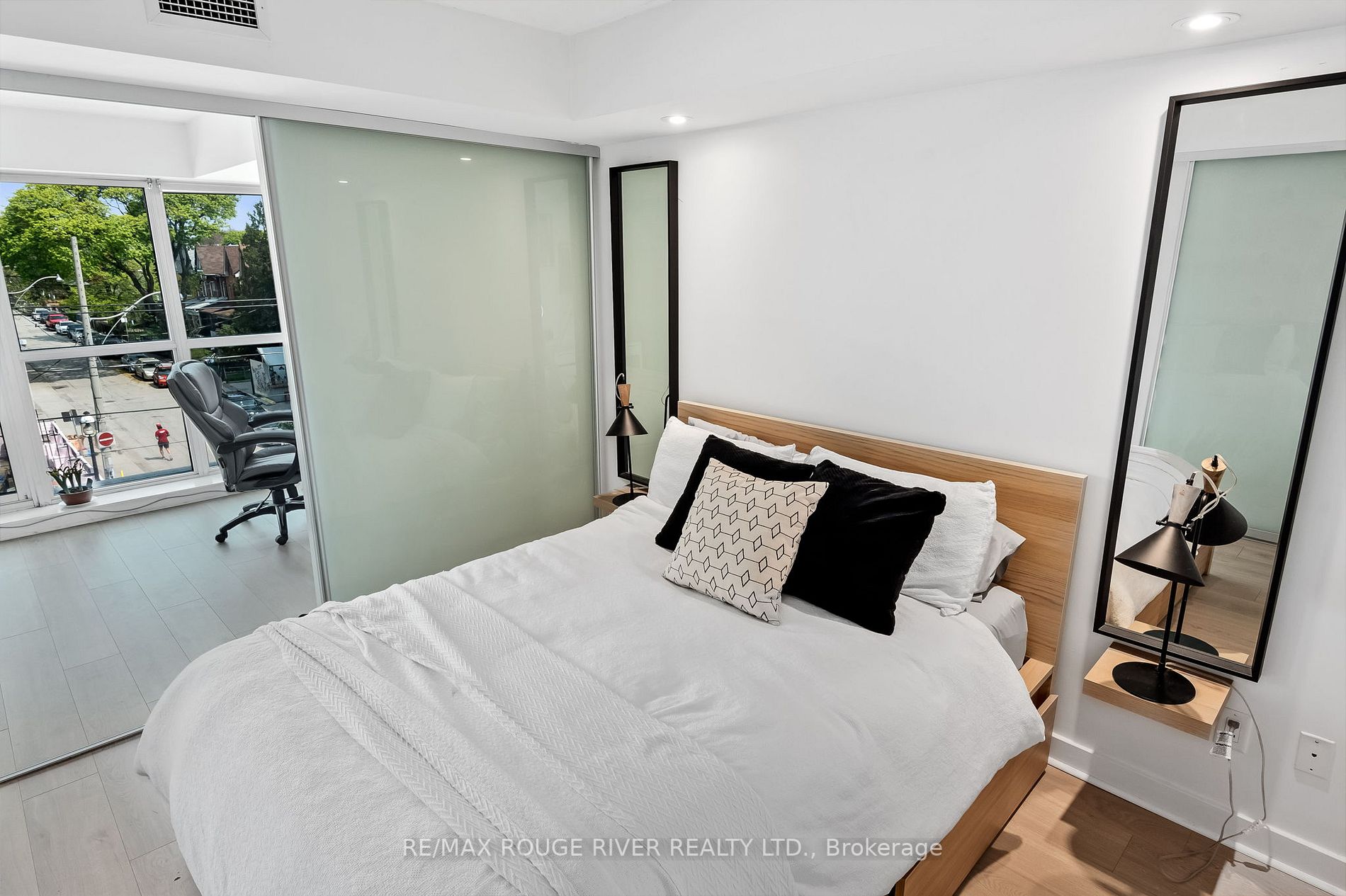 1169 Queen St W, #309