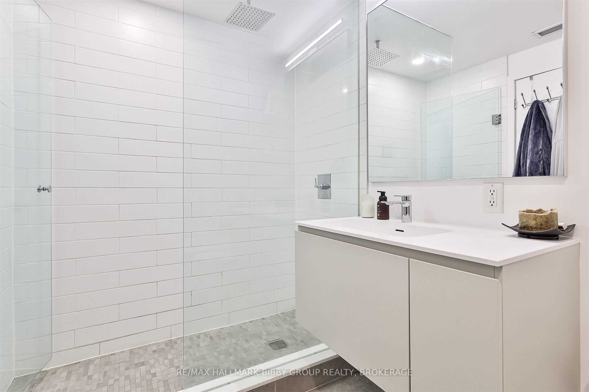 42 Camden Street, #203