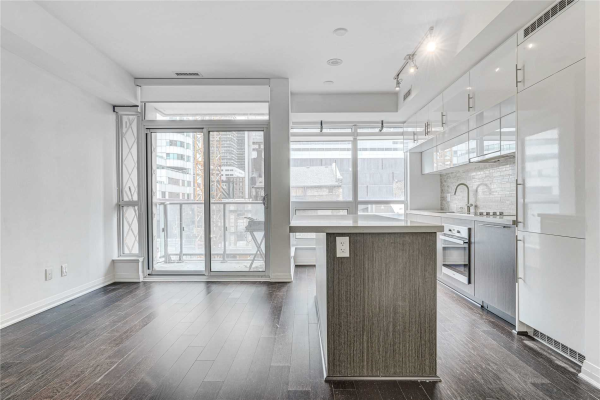 8 Mercer St, Toronto