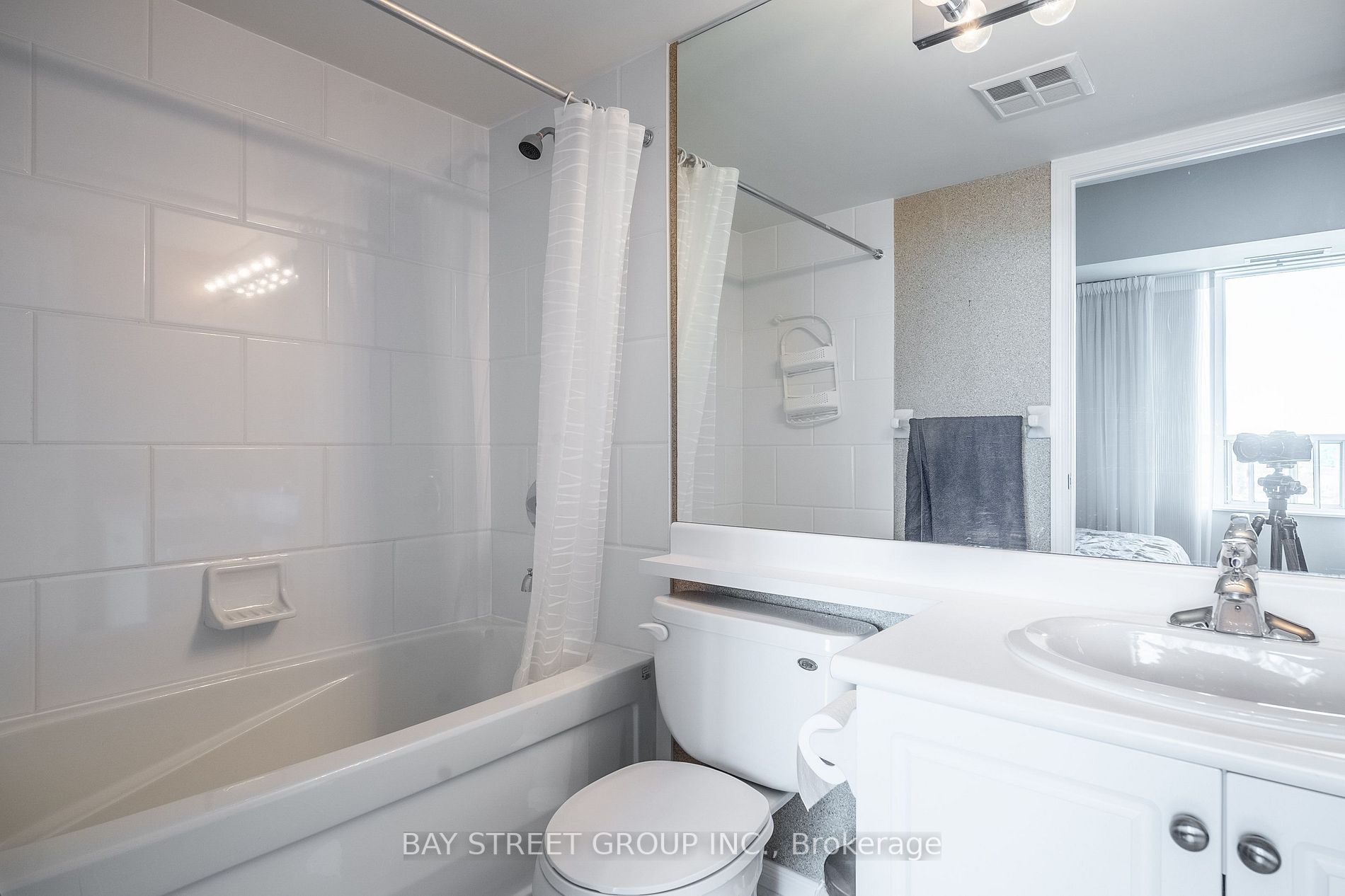 485 Rosewell Ave, #512