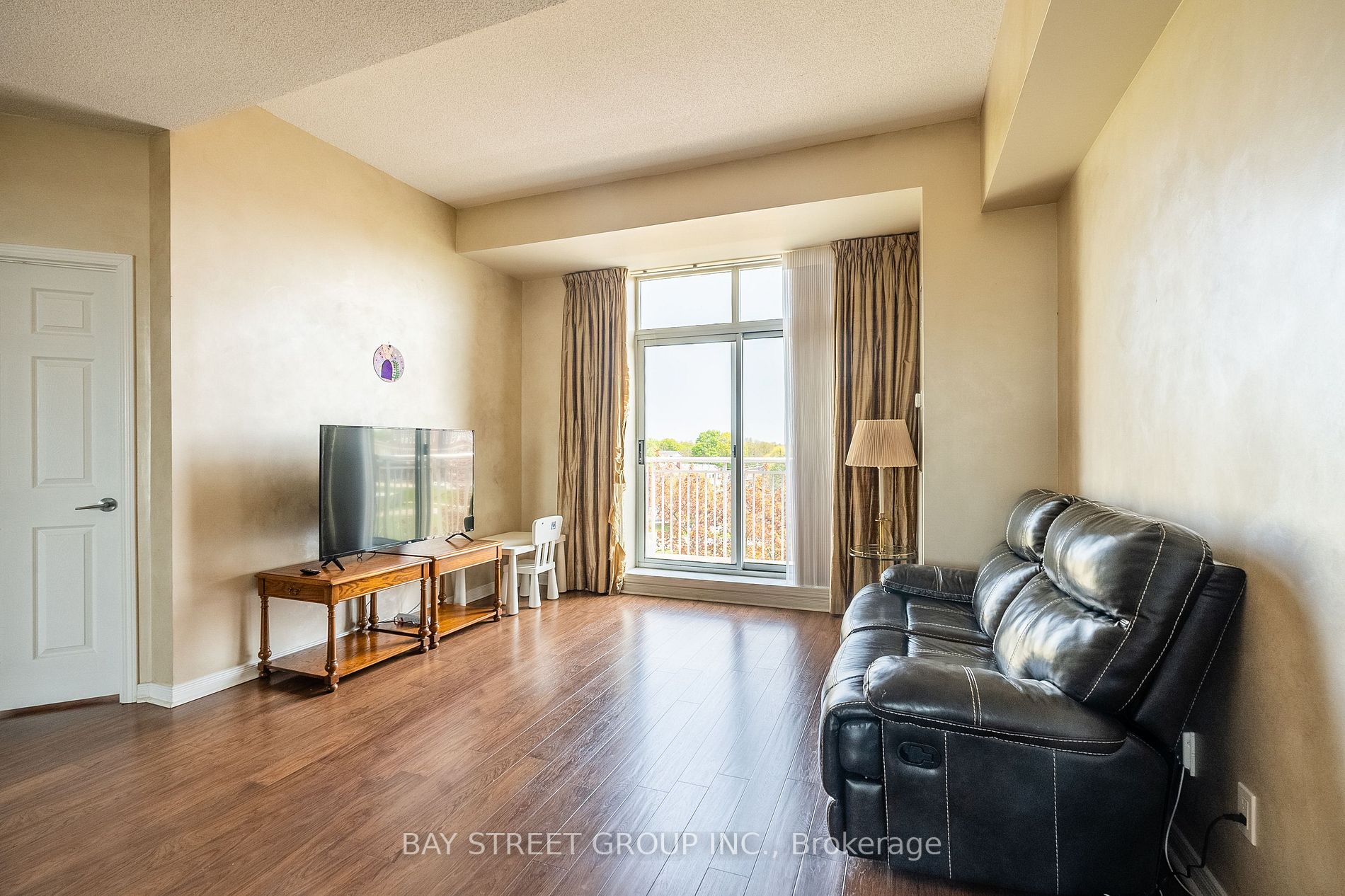 485 Rosewell Ave, #512