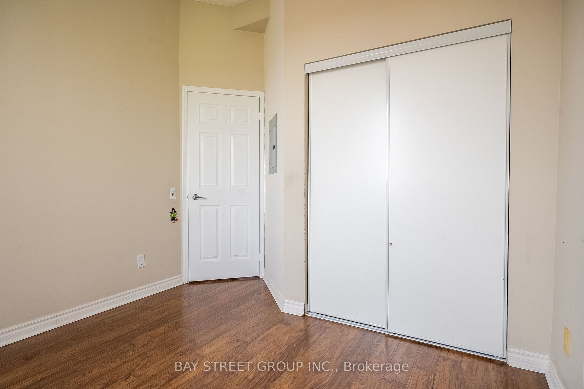 485 Rosewell Ave, #512