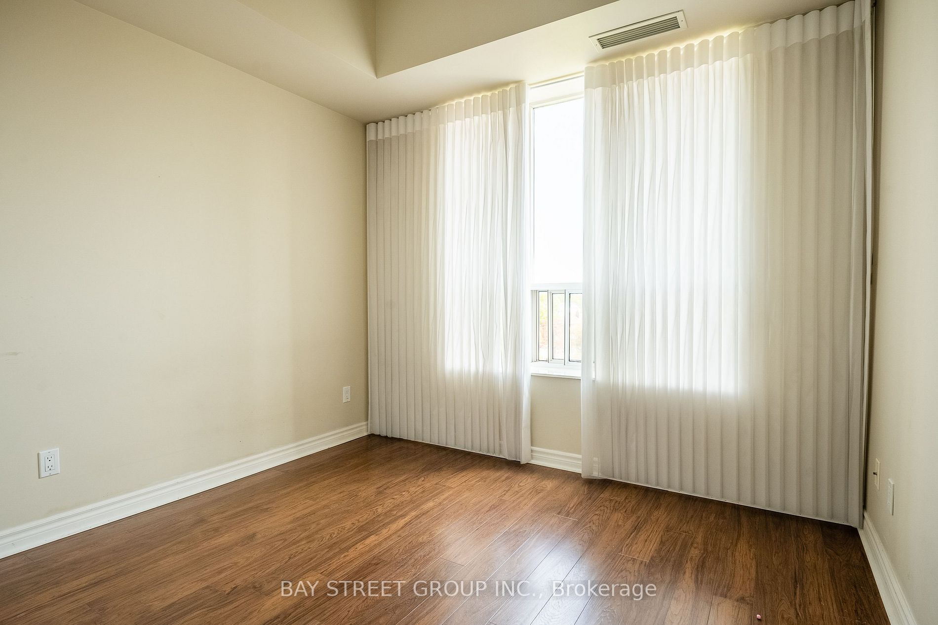 485 Rosewell Ave, #512
