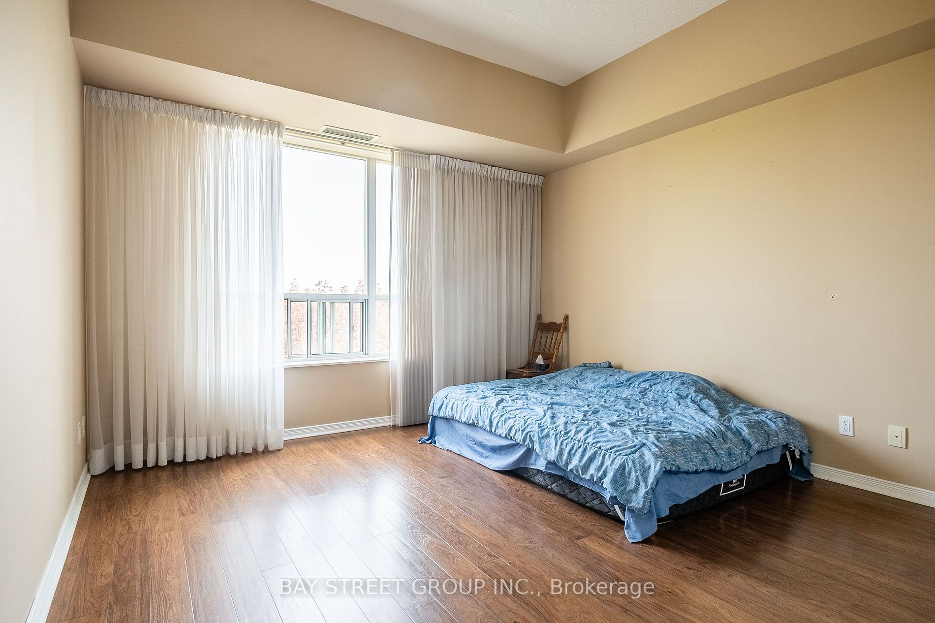 485 Rosewell Ave, #512