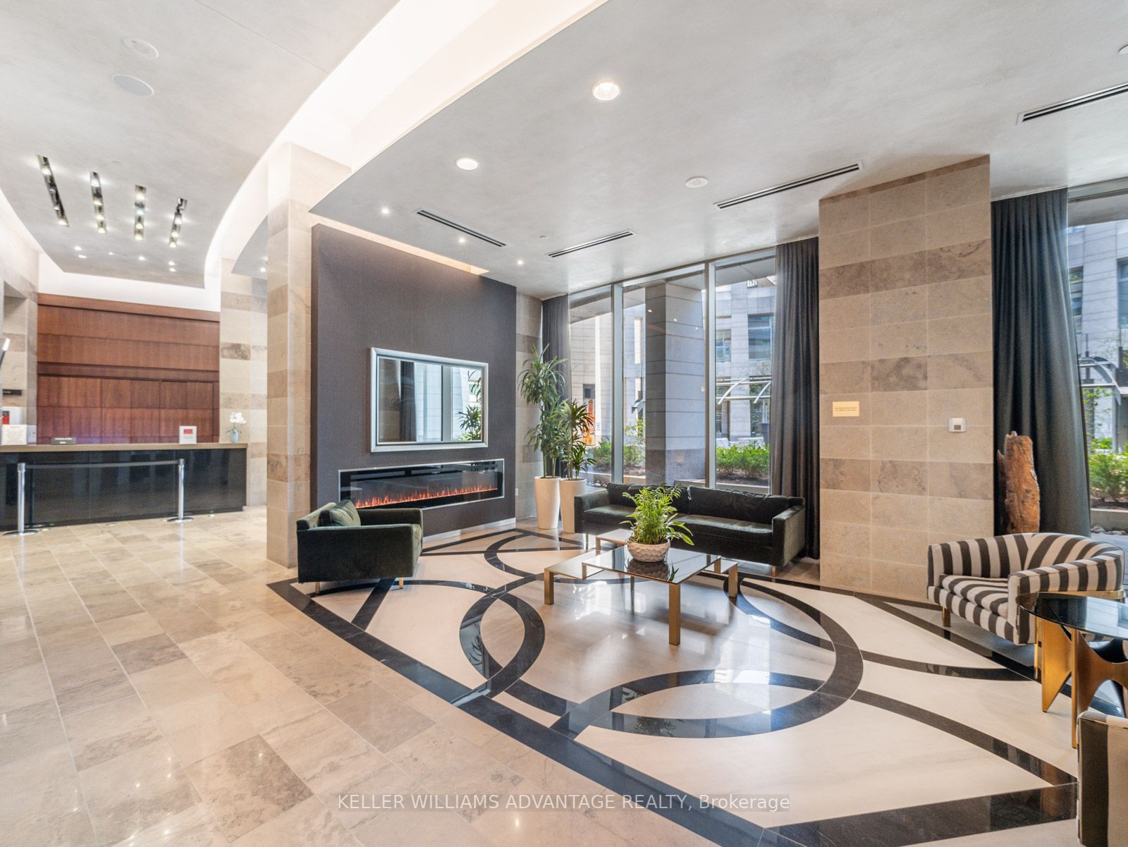 2181 Yonge St, #1004