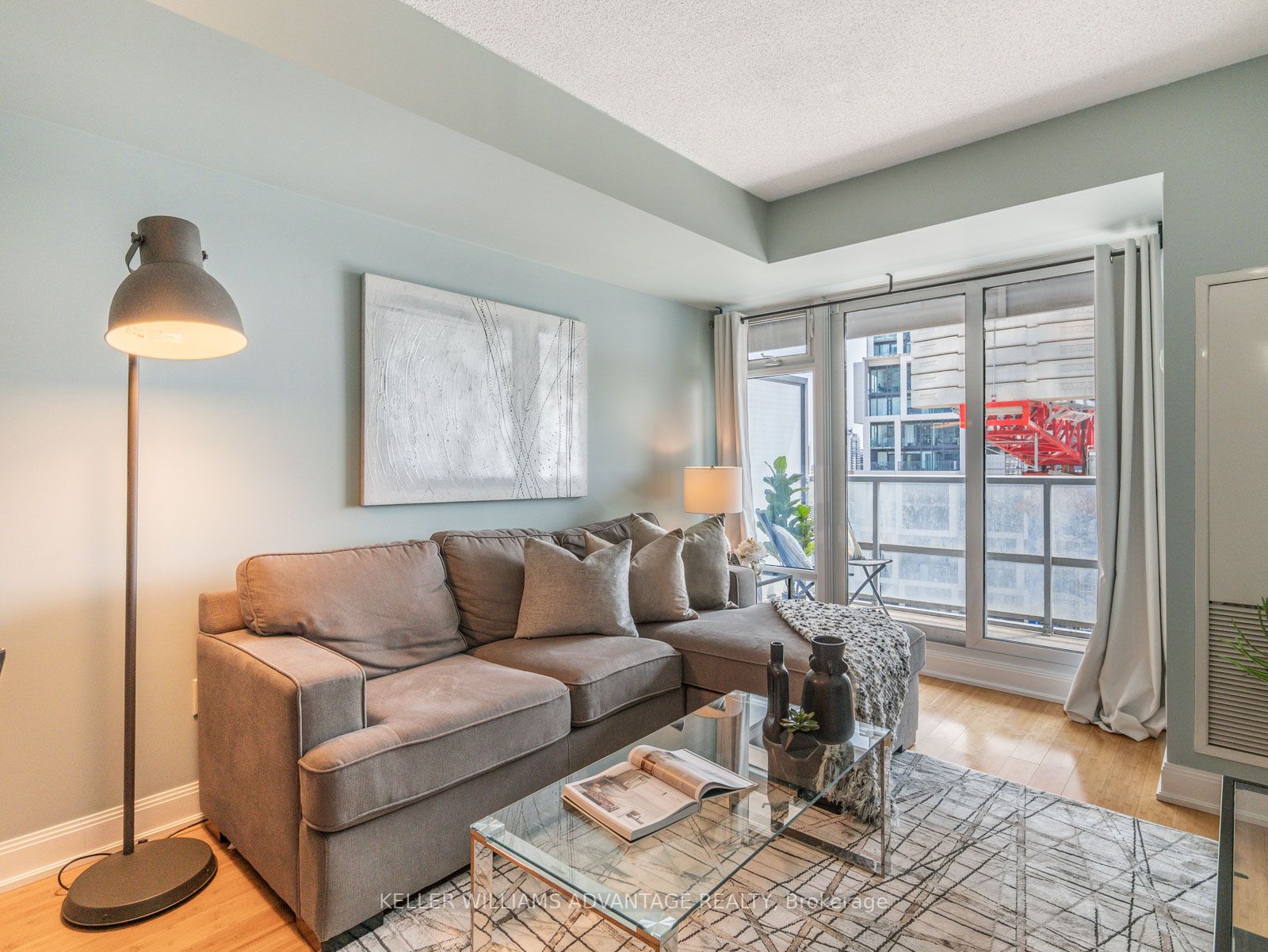2181 Yonge St, #1004