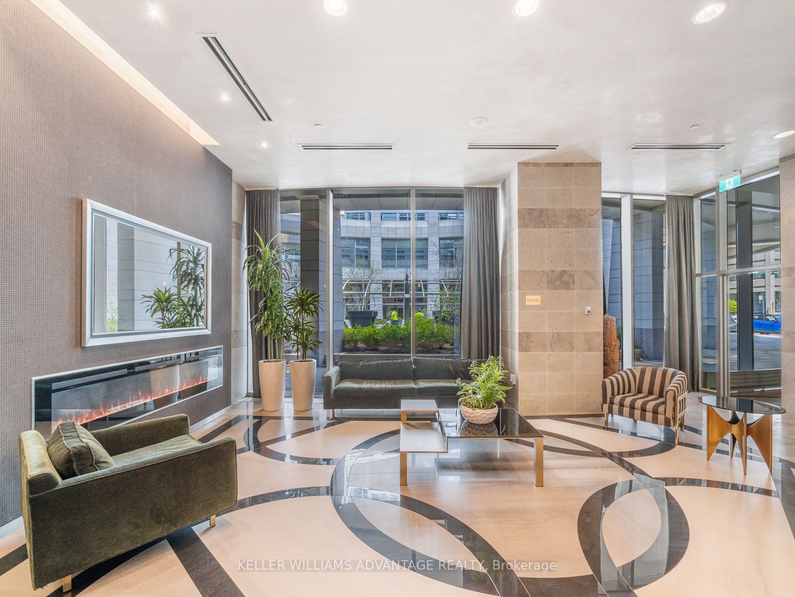 2181 Yonge St, #1004
