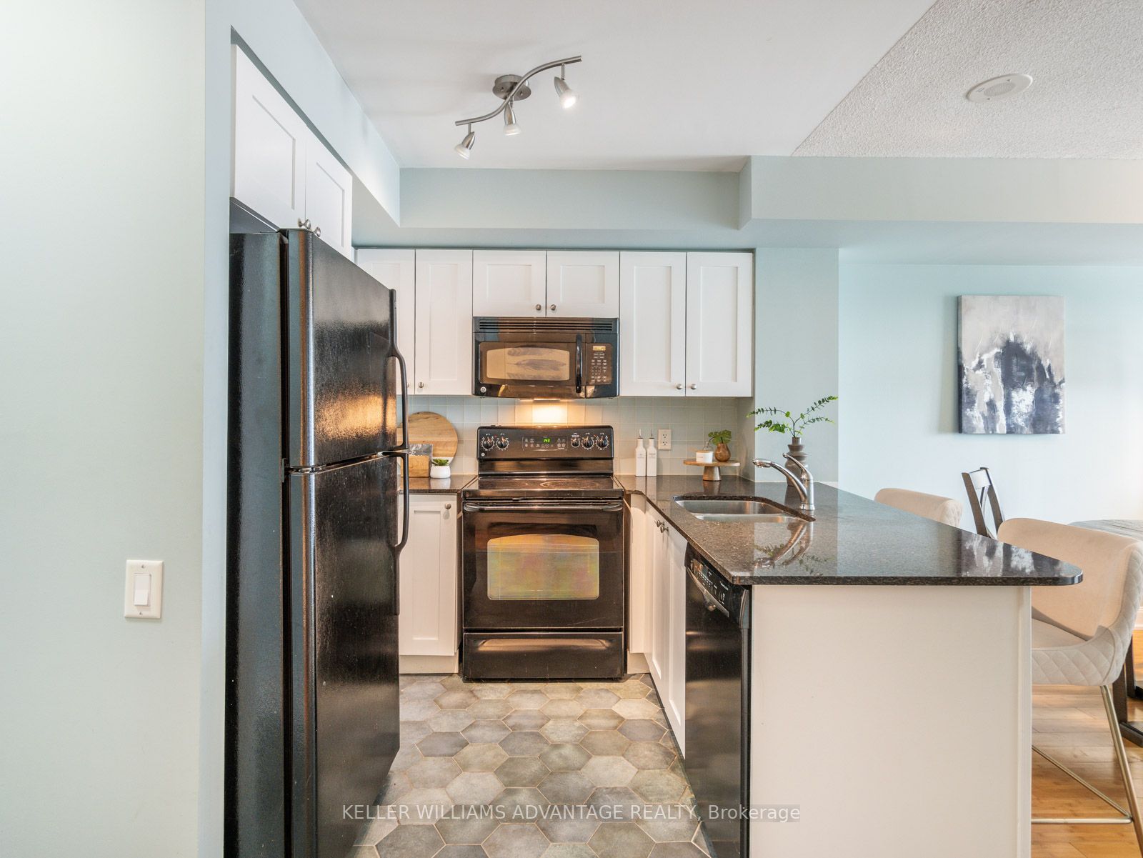 2181 Yonge St, #1004