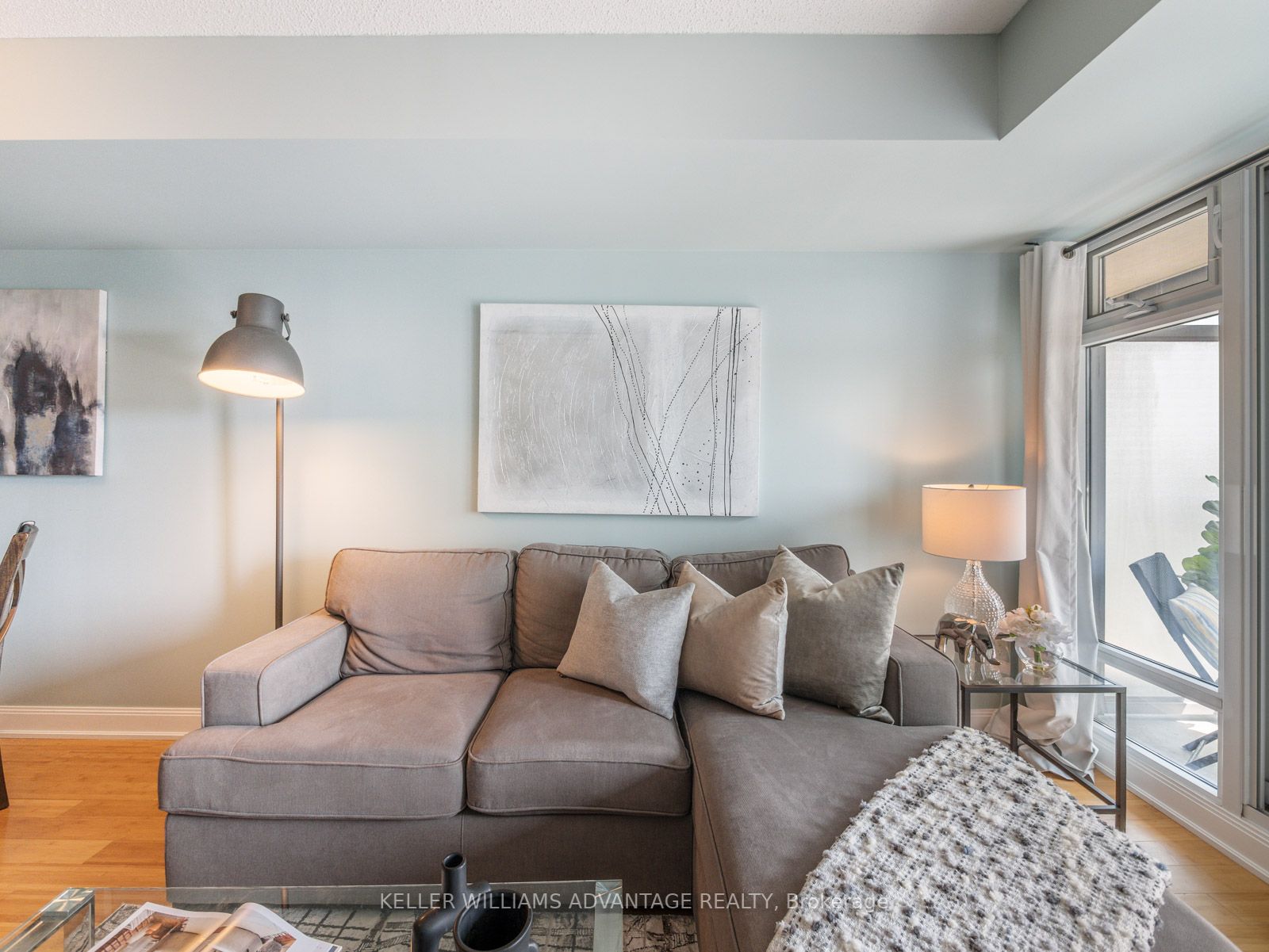 2181 Yonge St, #1004