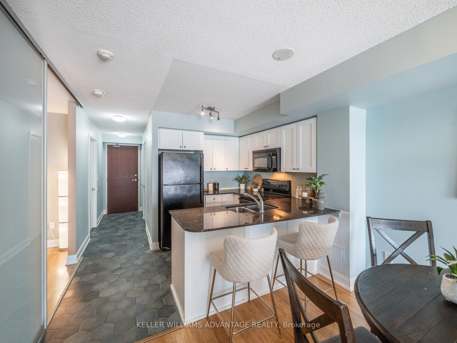 2181 Yonge St, #1004