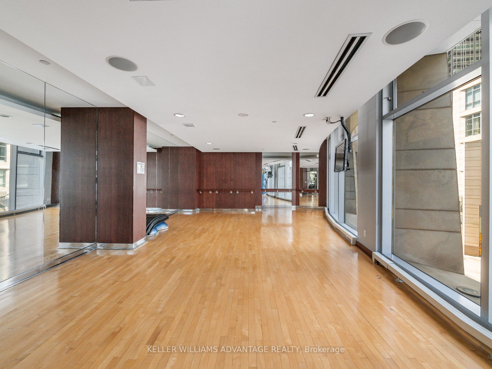 2181 Yonge St, #1004