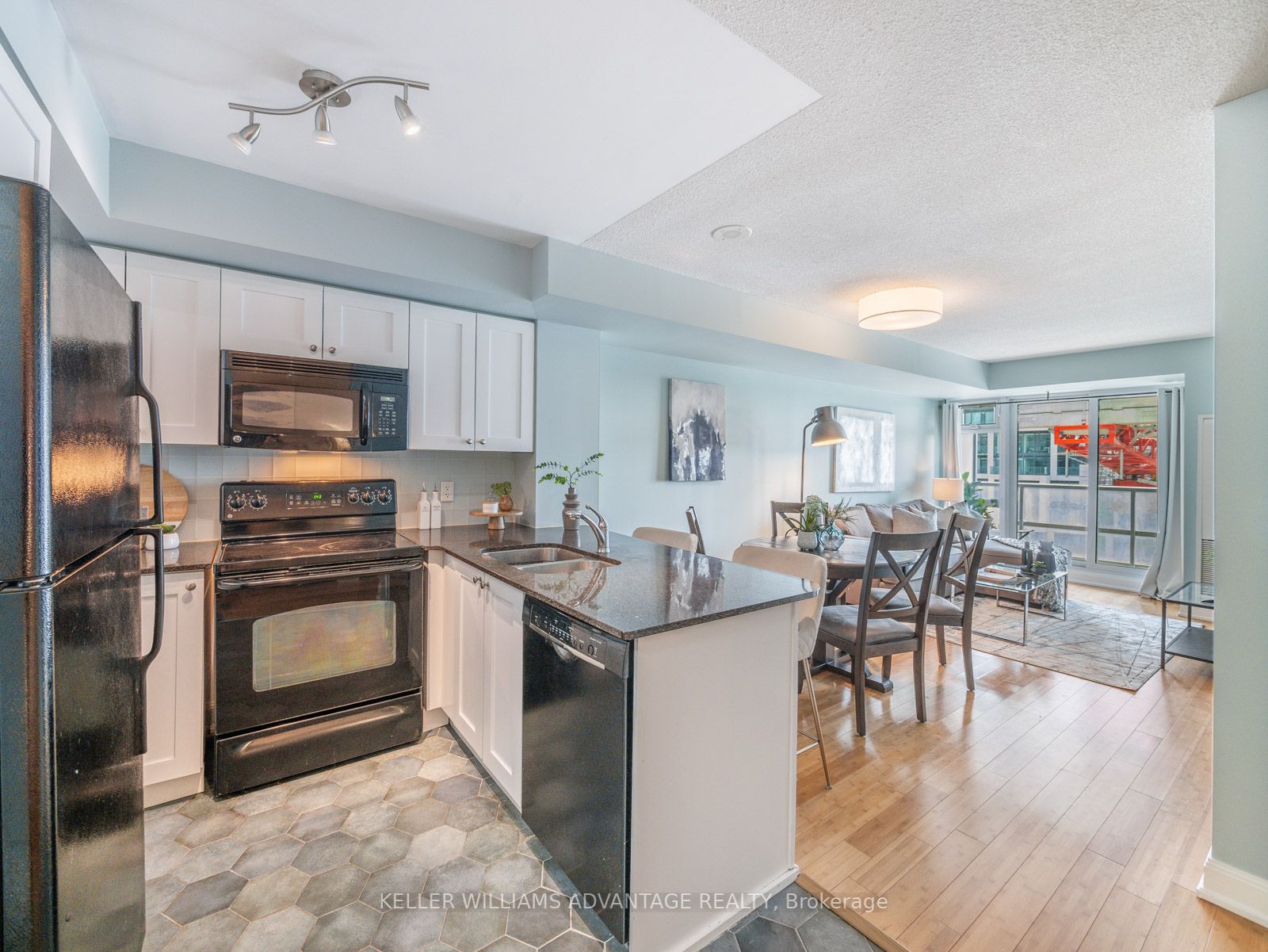 2181 Yonge St, #1004