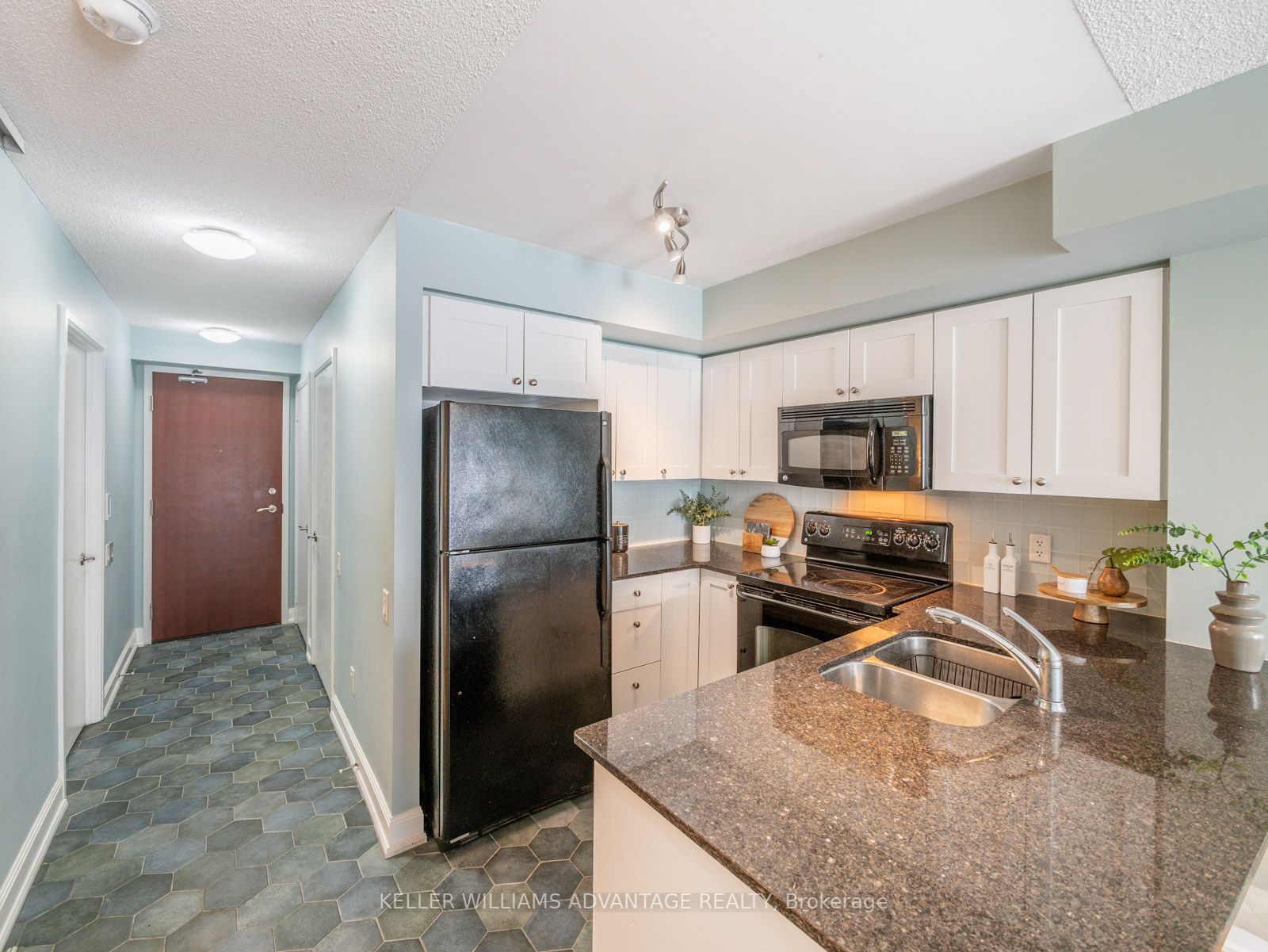 2181 Yonge St, #1004