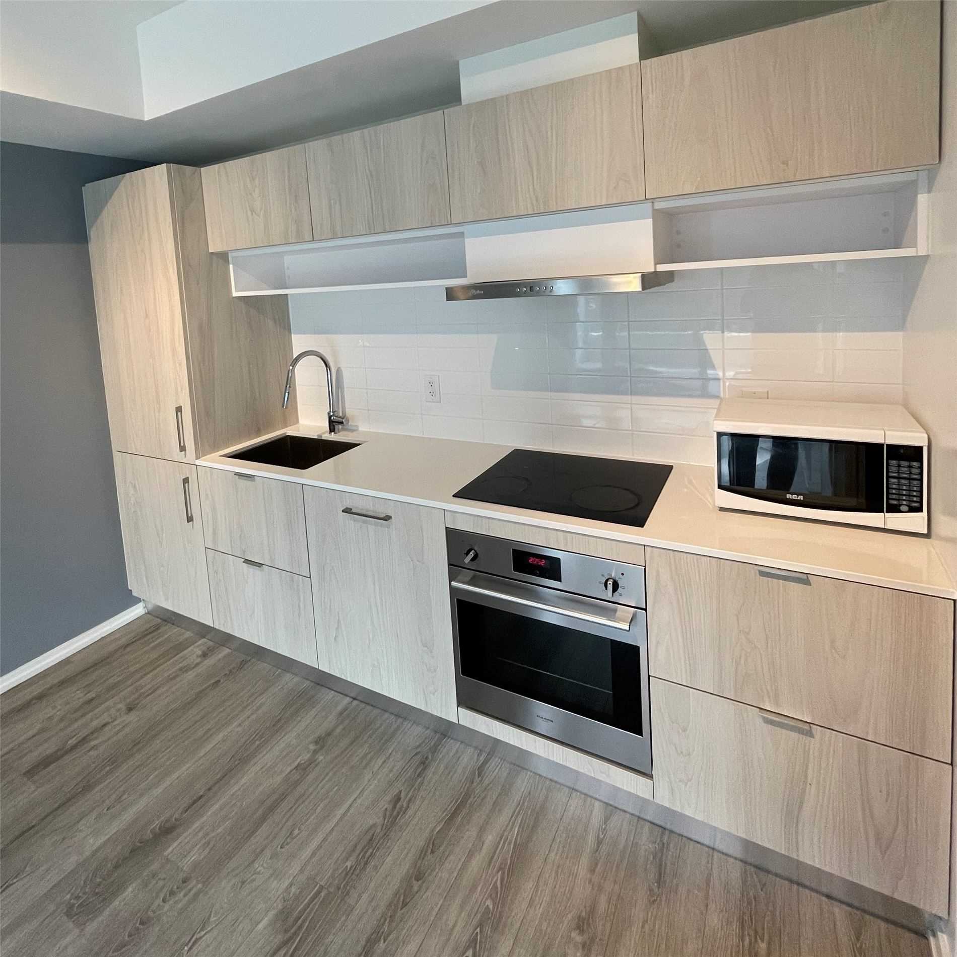8 Hillsdale Avenue E, #639