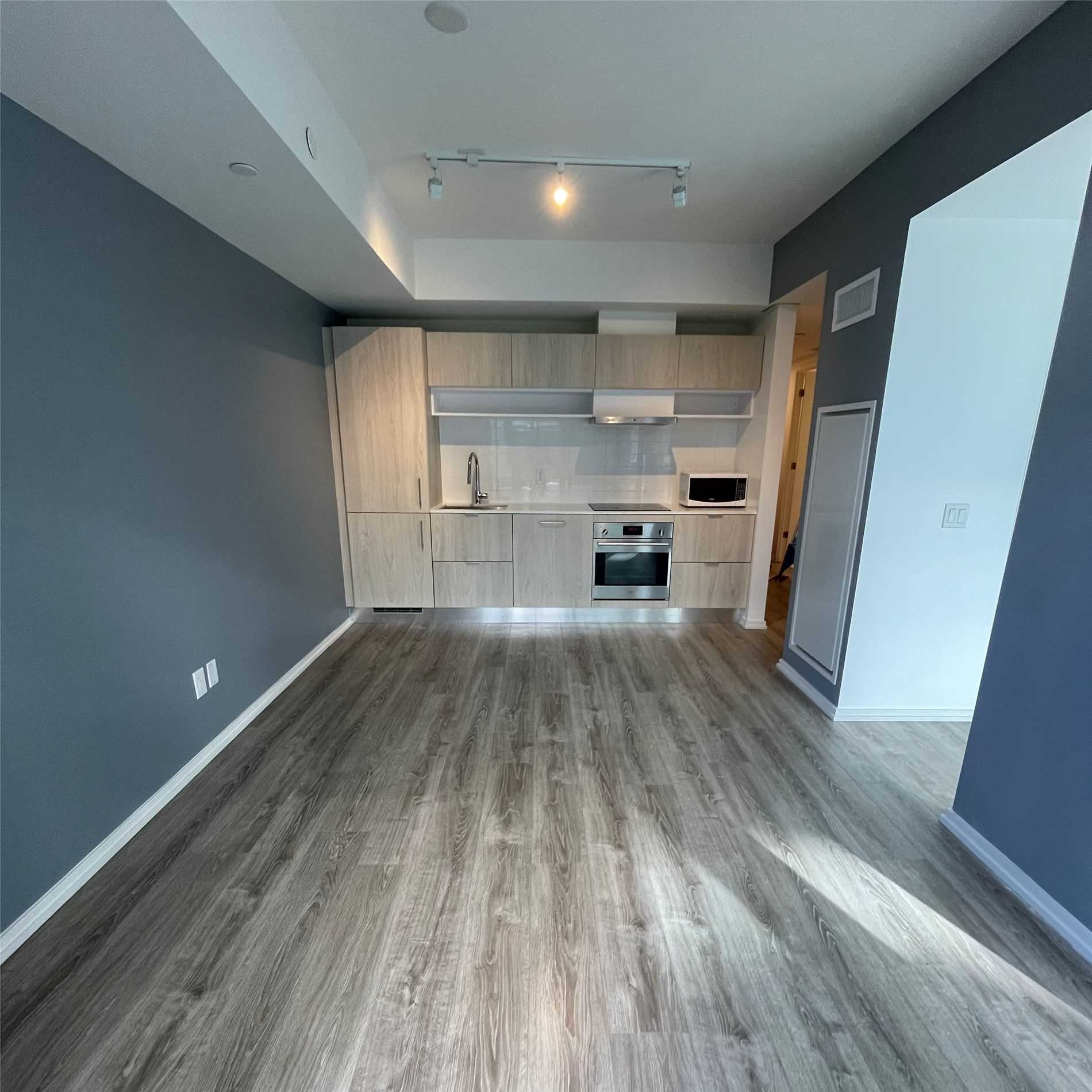 8 Hillsdale Avenue E, #639