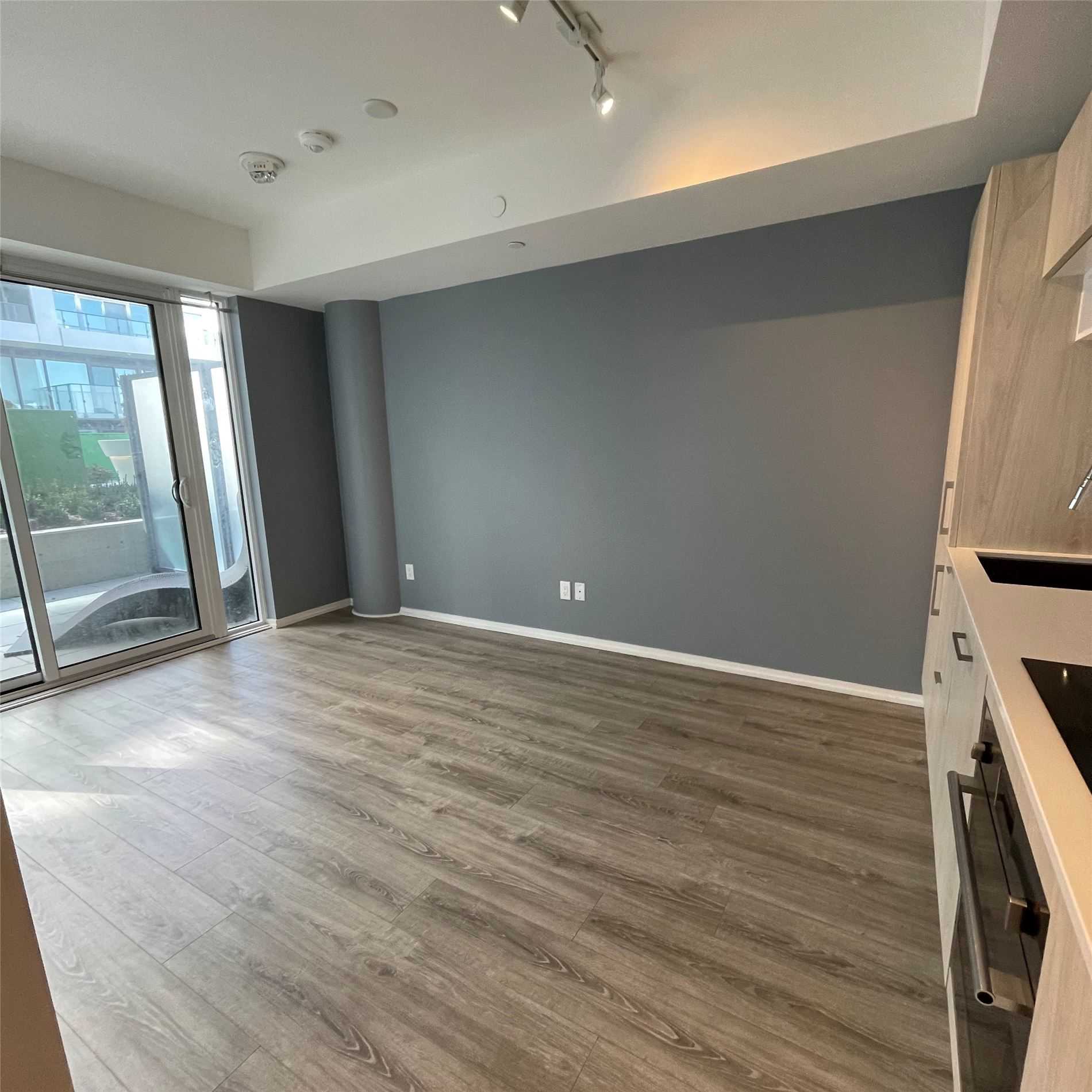 8 Hillsdale Avenue E, #639