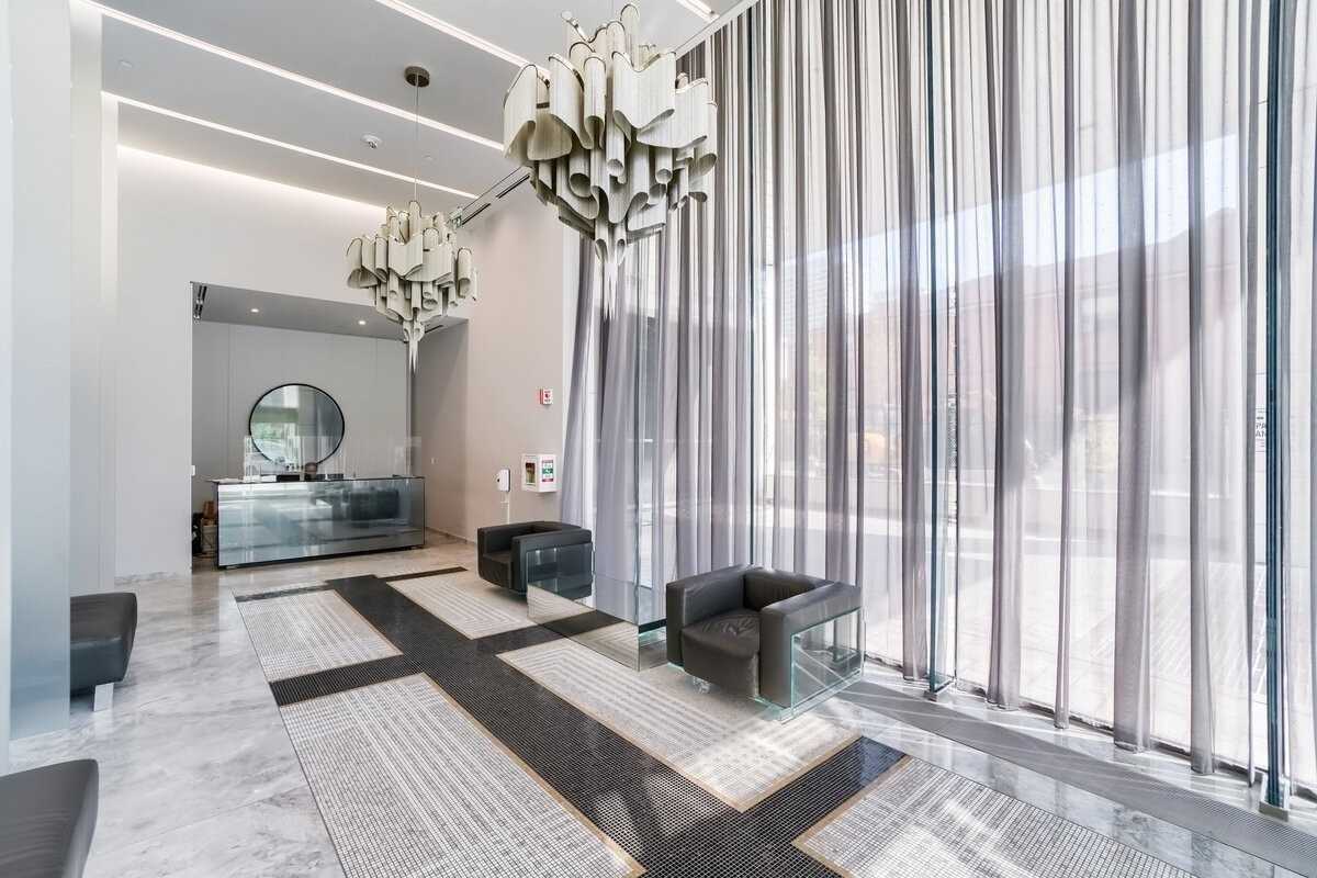 8 Hillsdale Avenue E, #639