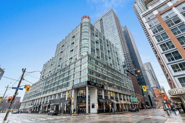 36 Blue Jays Way, Toronto
