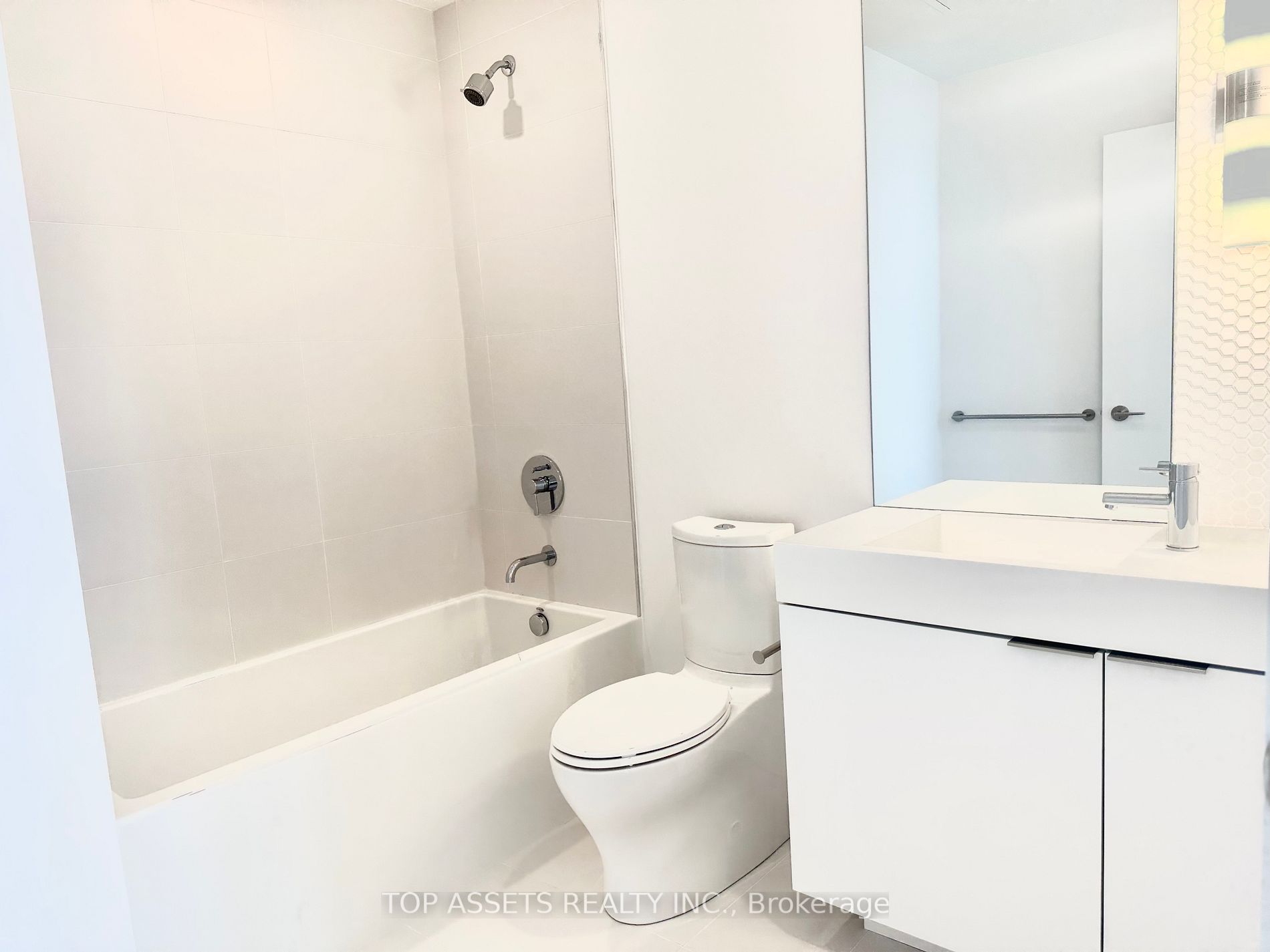33 Helendale Avenue, #803