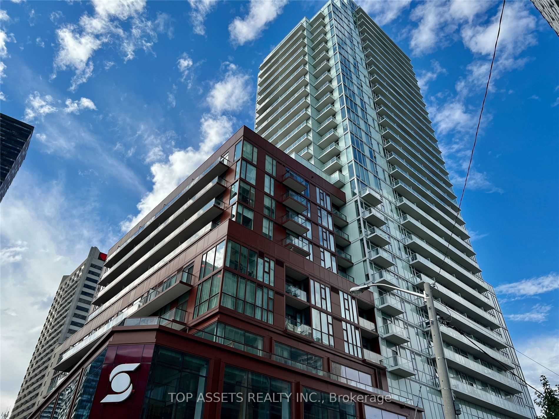 33 Helendale Avenue, #803