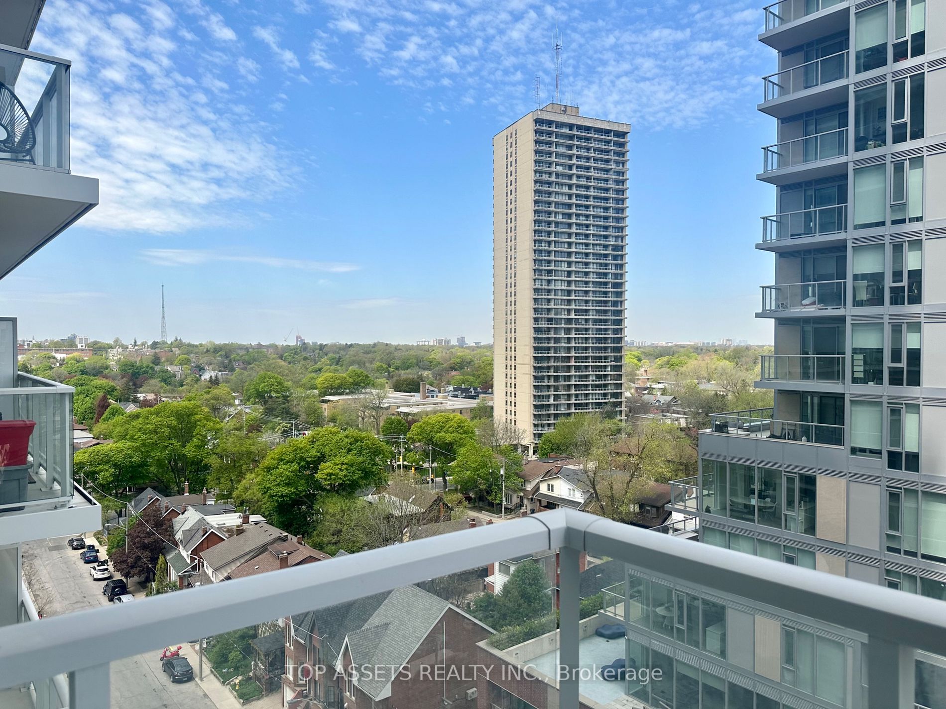 33 Helendale Avenue, #803