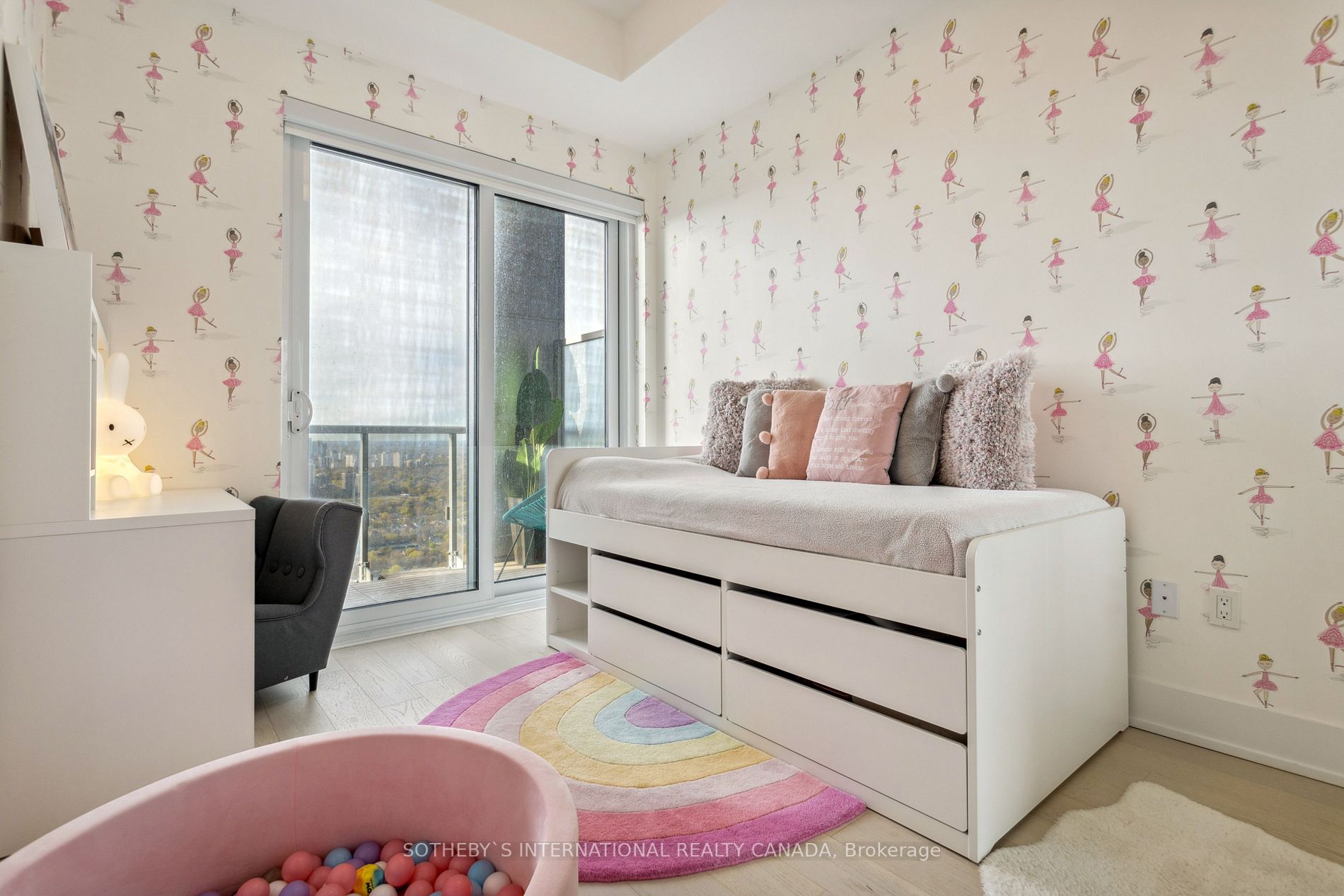 1 Yorkville Ave, #5405