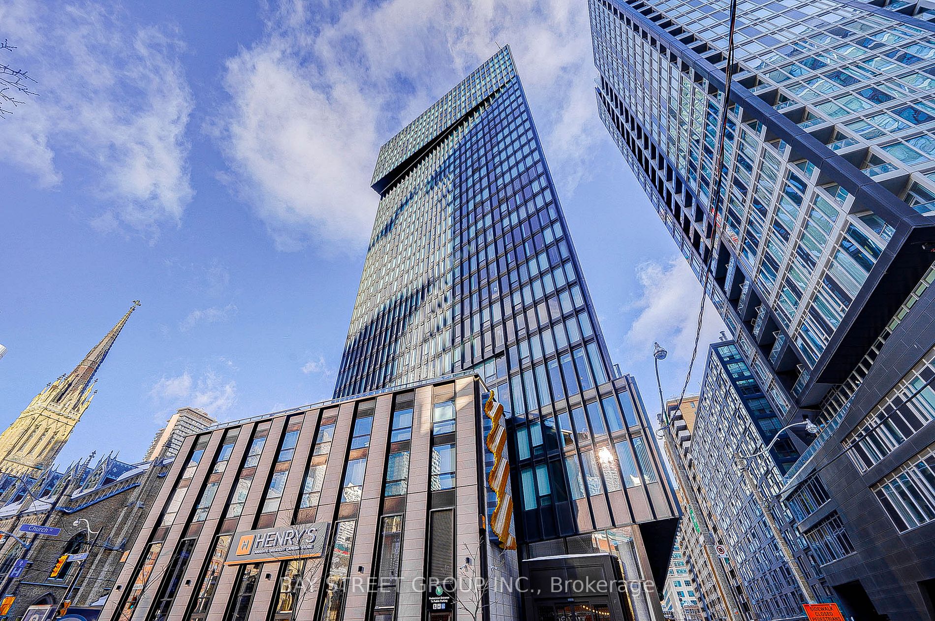 60 Shuter St, #211