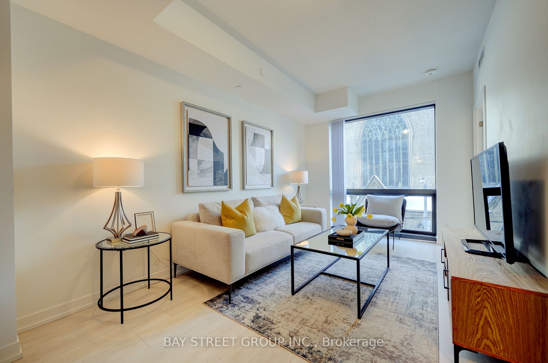 60 Shuter St, #211