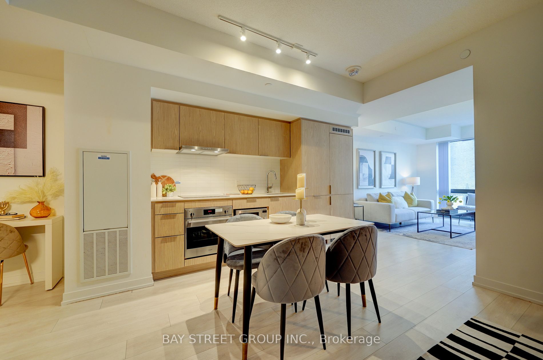 60 Shuter St, #211
