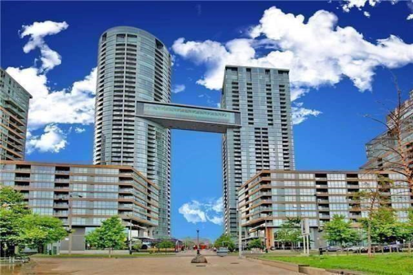 15 Iceboat Tr, Toronto