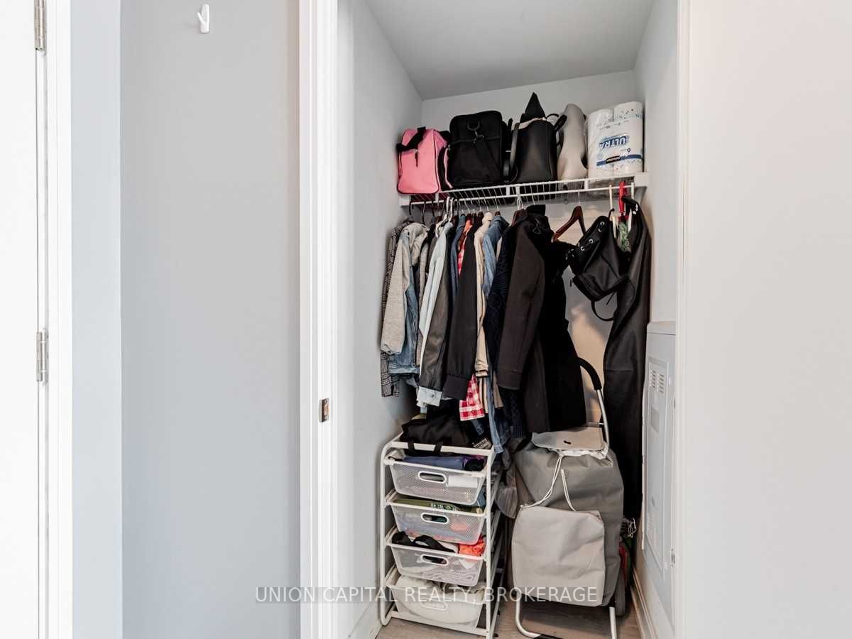 Listing C5983771 - Large Photo # 18