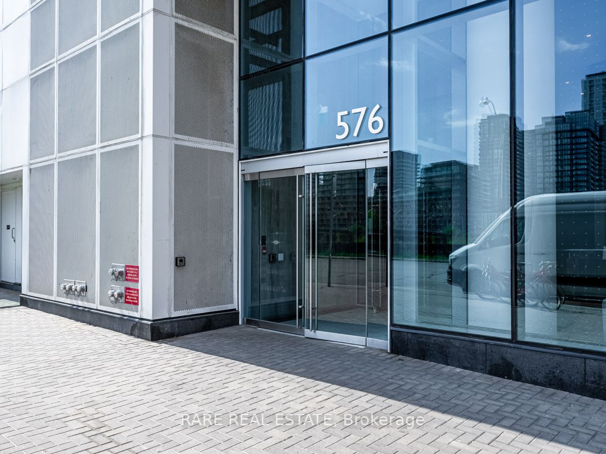 Listing C5984388 - Large Photo # 2