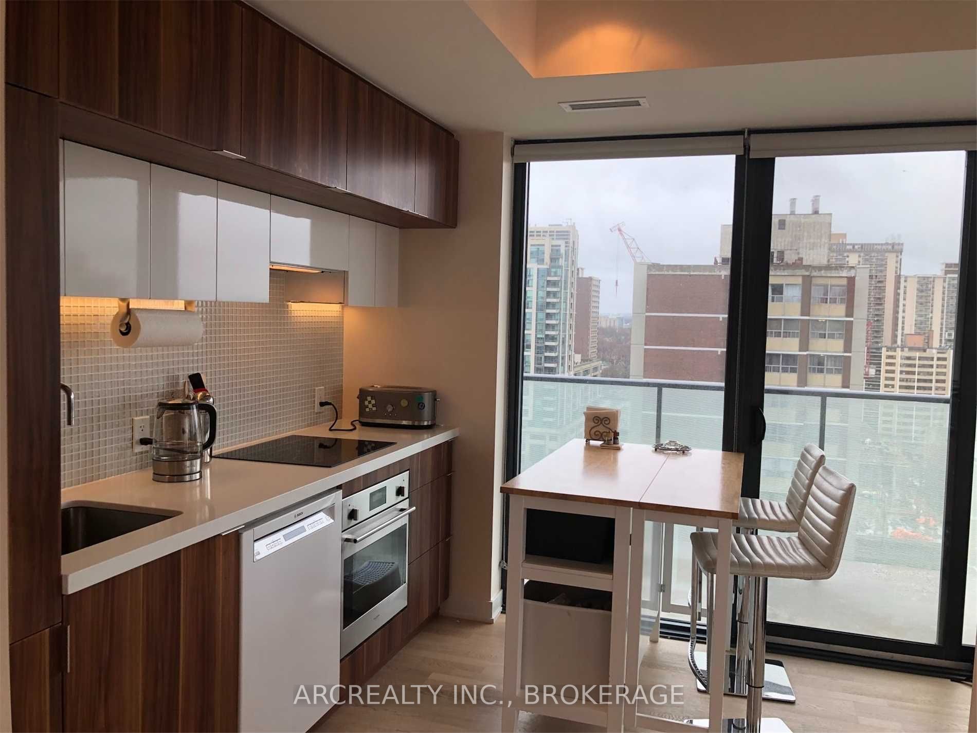 185 Roehampton Avenue, #1205