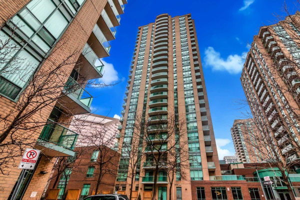 22 Olive Ave, Toronto