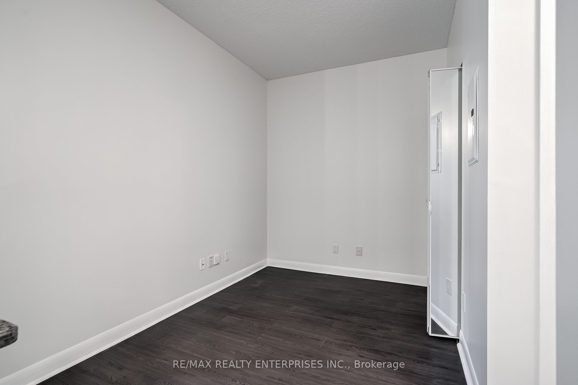 15 Bruyeres Mews, #601