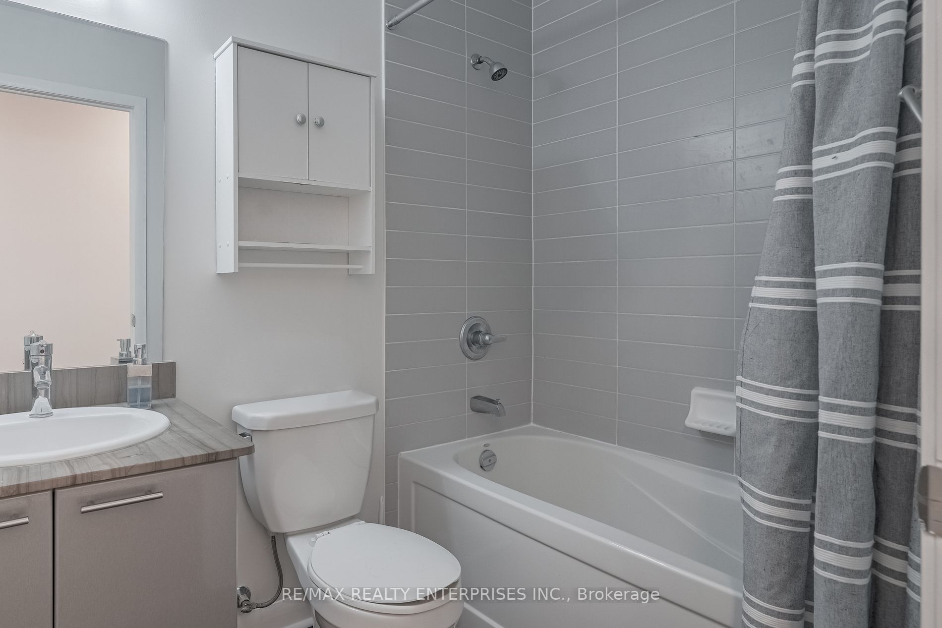 15 Bruyeres Mews, #601