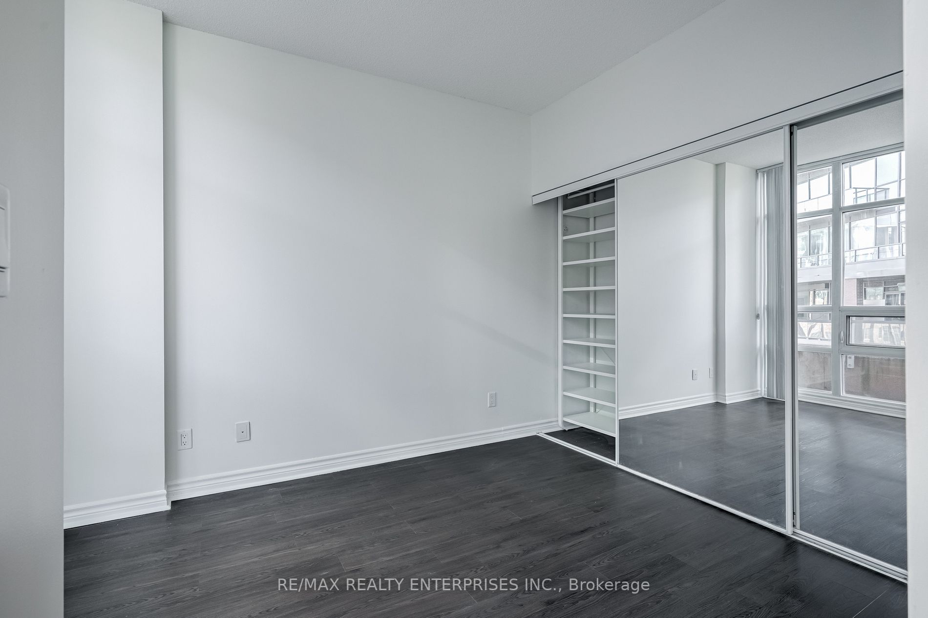 15 Bruyeres Mews, #601