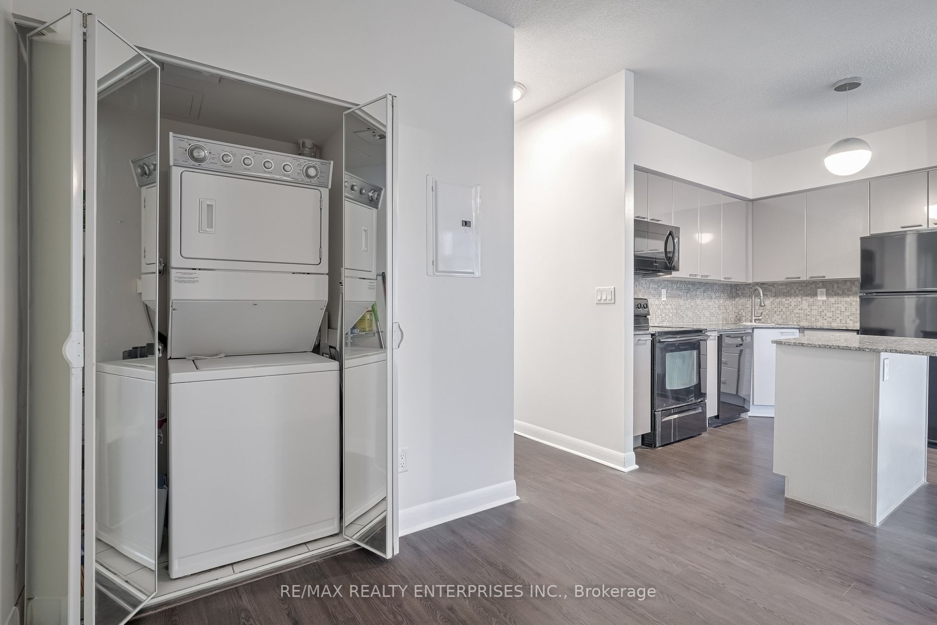 15 Bruyeres Mews, #601