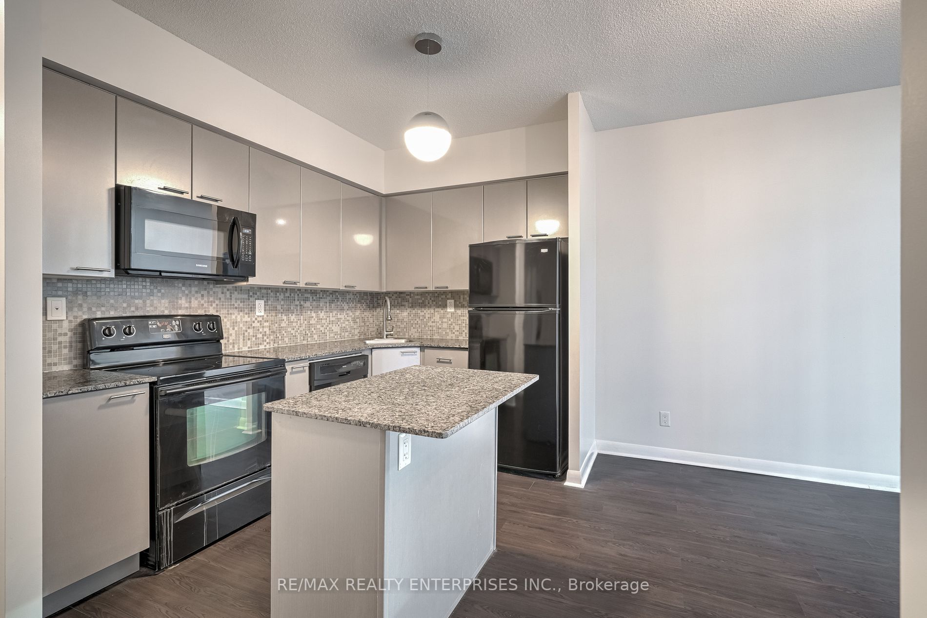 15 Bruyeres Mews, #601