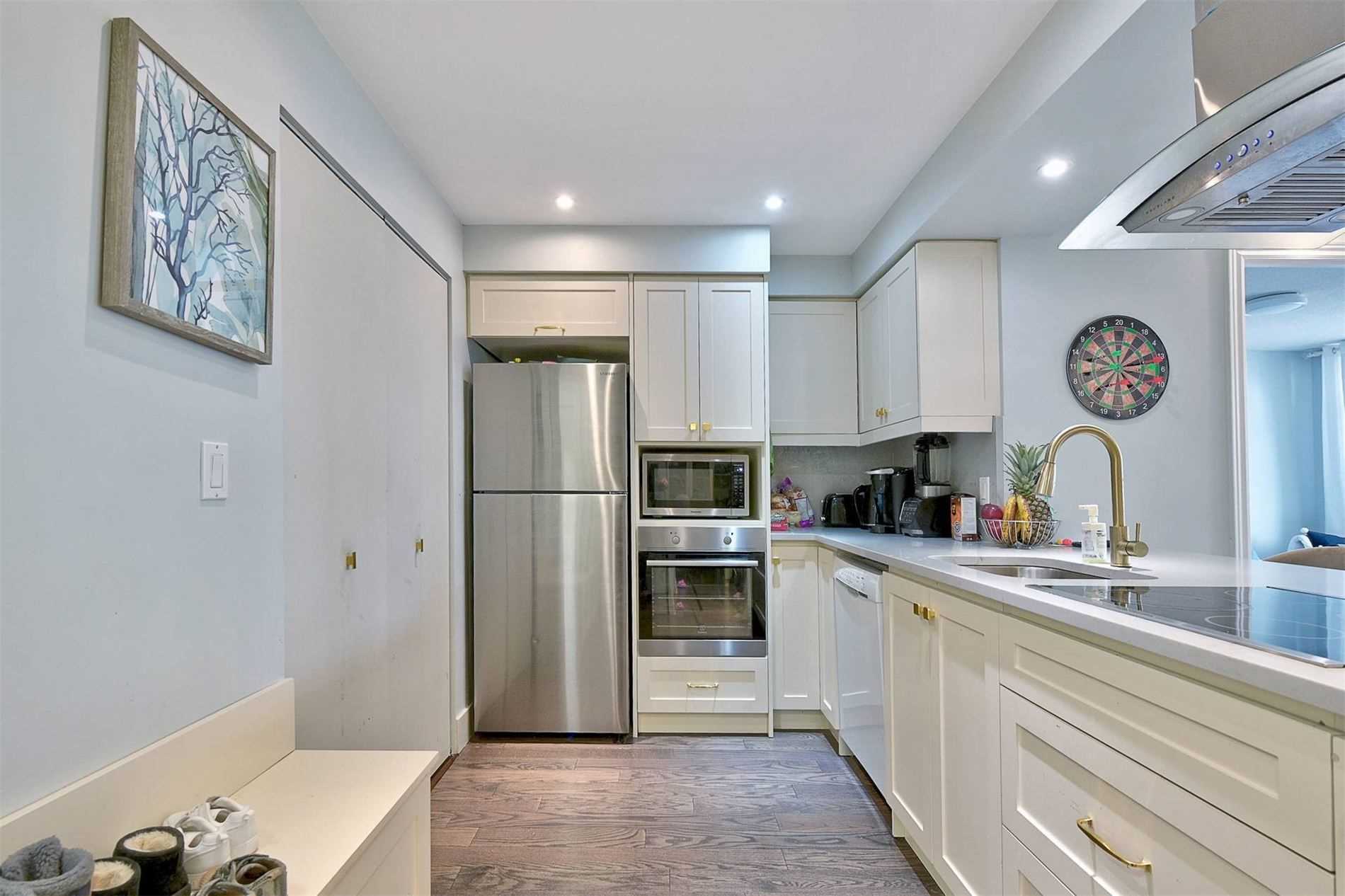 5418 Yonge Street, #901
