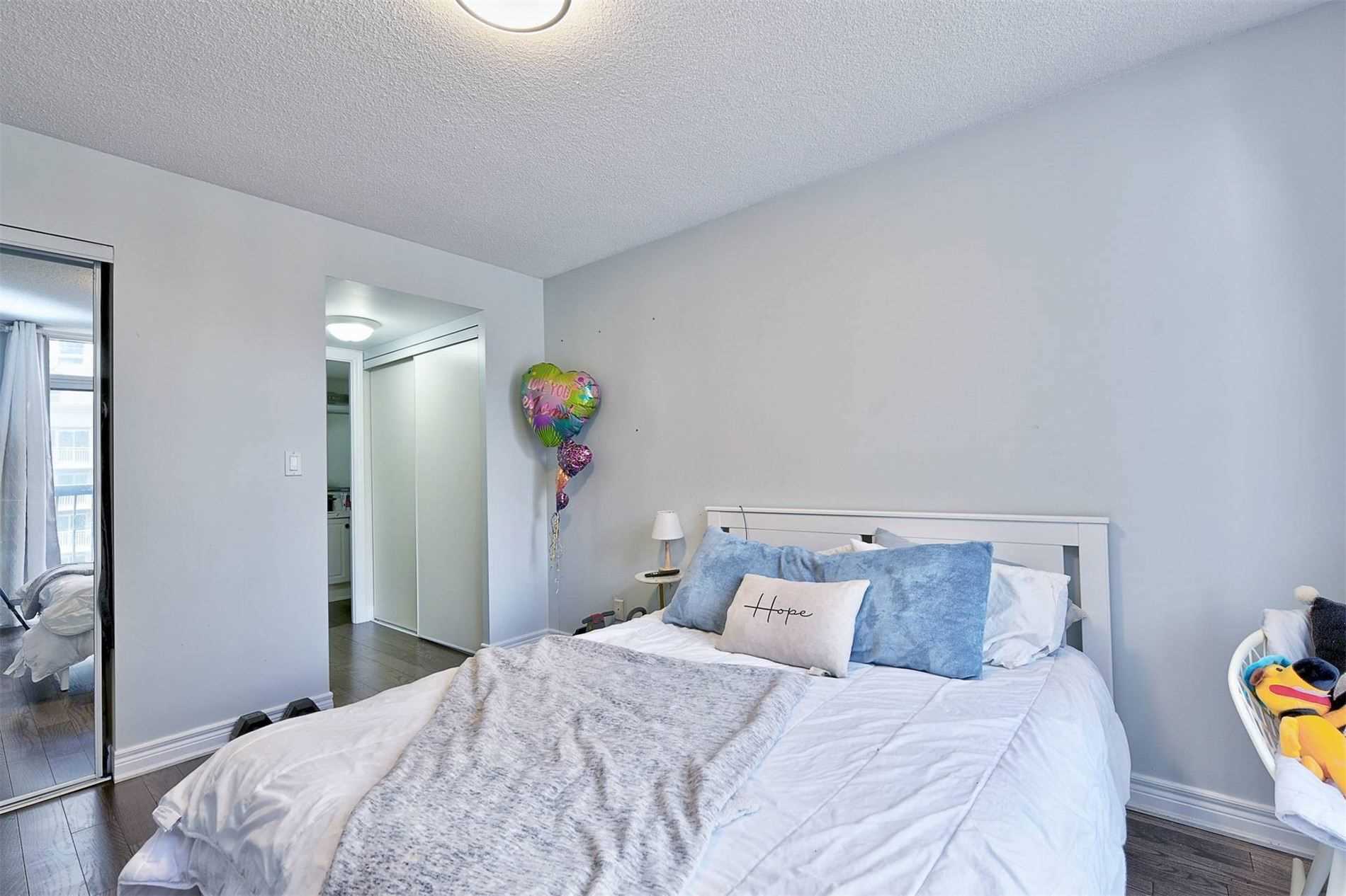 5418 Yonge Street, #901