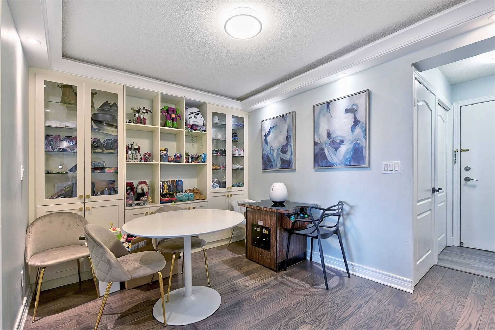 5418 Yonge Street, #901