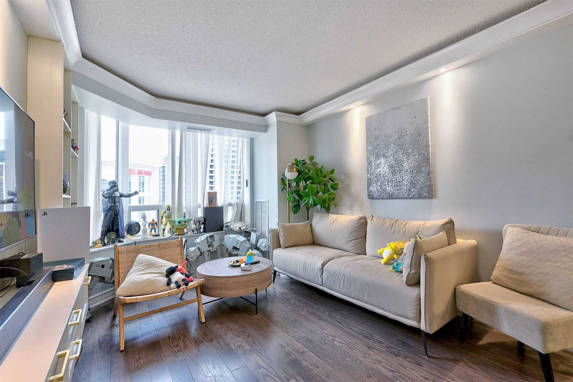 5418 Yonge Street, #901